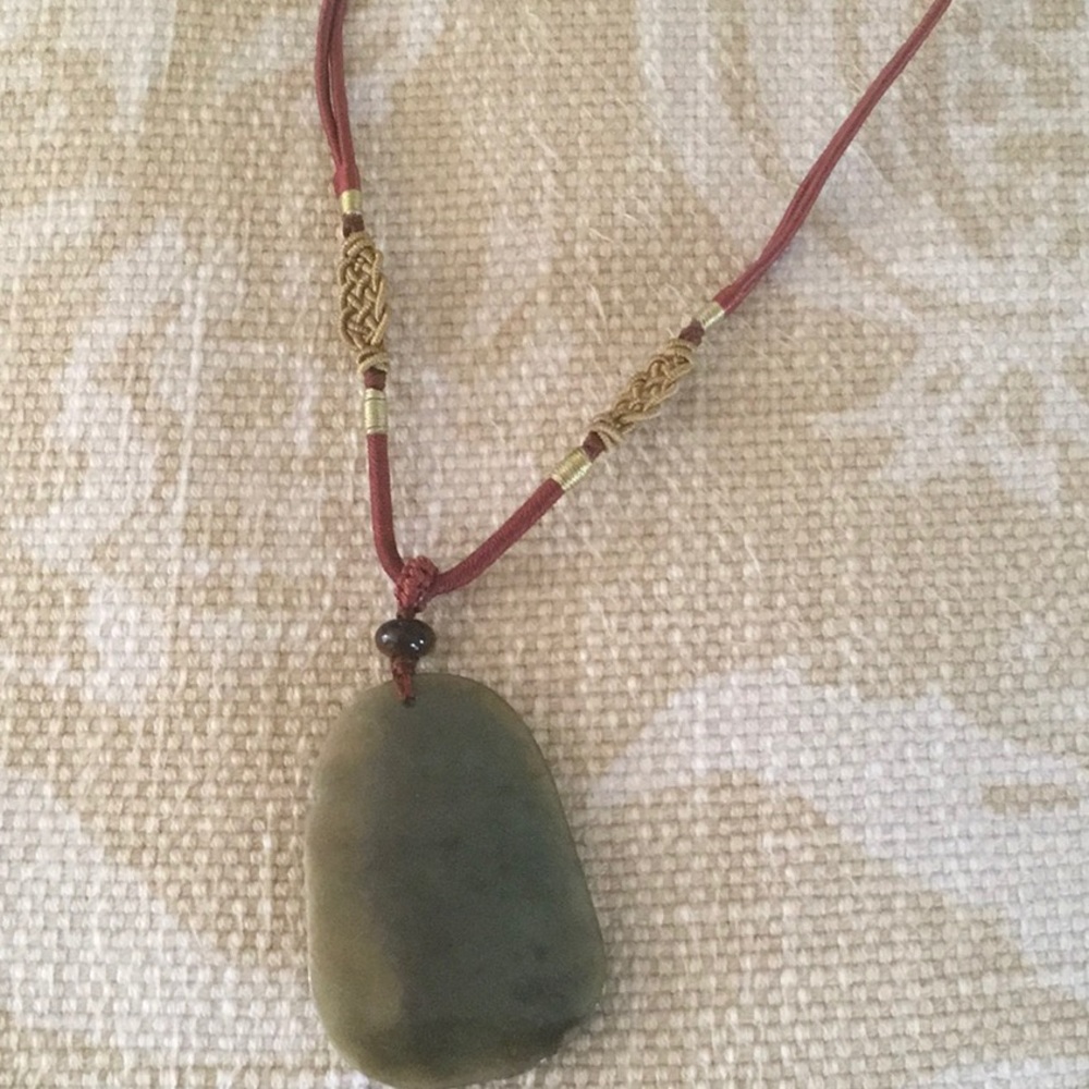Green Jade Necklace - Picture 3 of 4